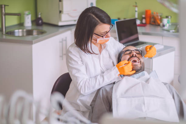 Best Cracked Tooth Emergency Dentist  in Oskaloosa, KS
